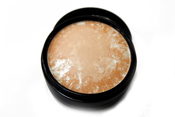 Пудра Chanel The fashionable glamour powdery cake baked 10g