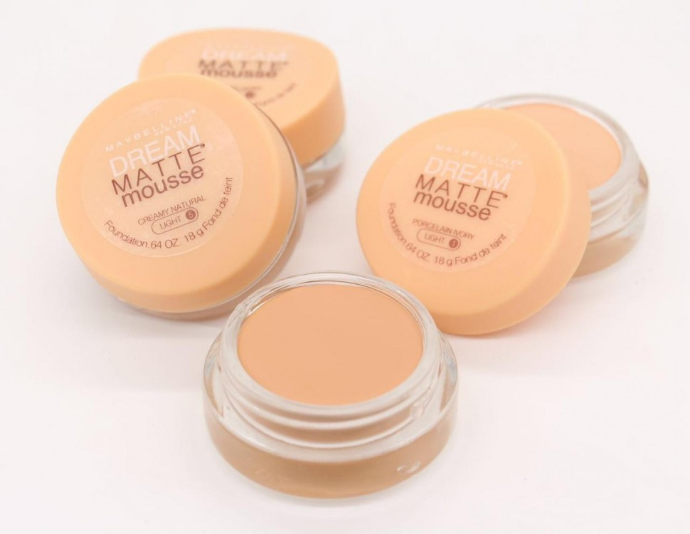 Тональный Мусс Maybelline Dream Matte Mousse 18 гр Тональный Мусс Maybelline Dream Matte Mousse 18 гр