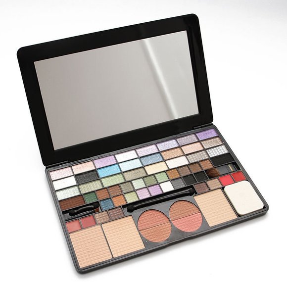 Набор Chanel 61 color makeup plate (2)