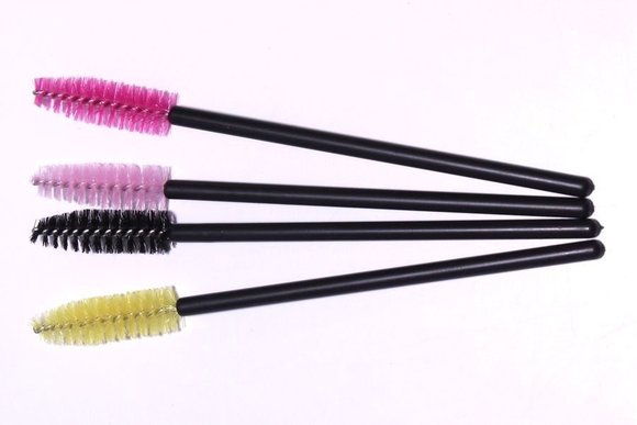 Щетка для бровей и ресниц 1 шт (цвета в ассортименте) Щетка для бровей и ресниц 1 шт (цвета в ассортименте)